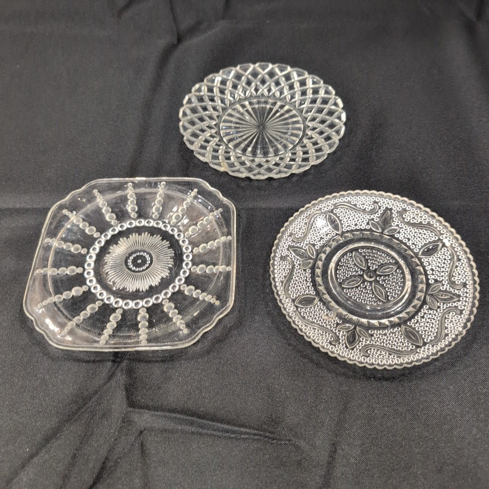 Vintage Clear Pressed Glass Plates Set of 3 Sunburst Diamond Point Floral - Picture 1 of 6